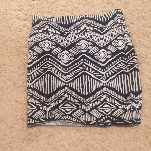 Forever 21 Aztec Pencil Skirt - Picture 2 of 2